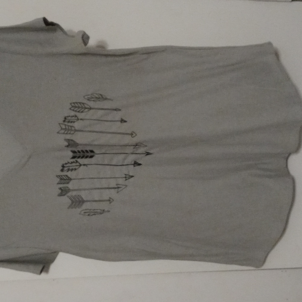 Cute arrow/heart Tshirt
